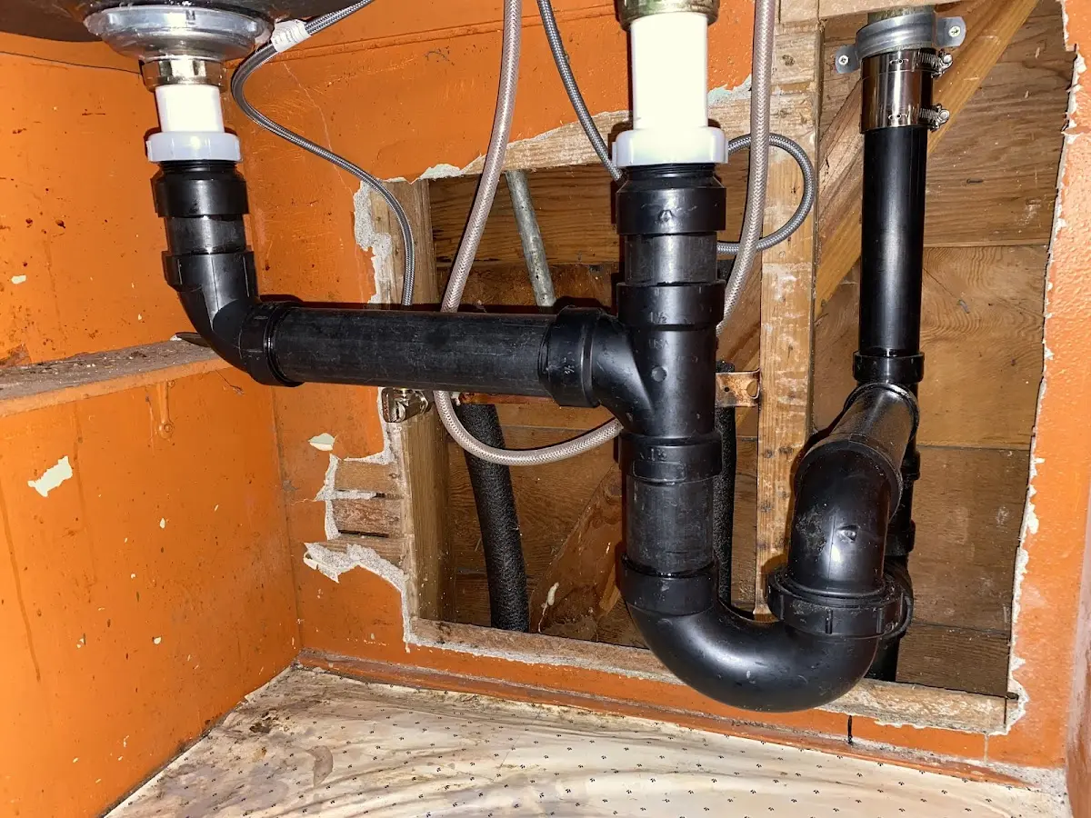 Professional Pipe Bursting equipment and tools on the job in Halls
